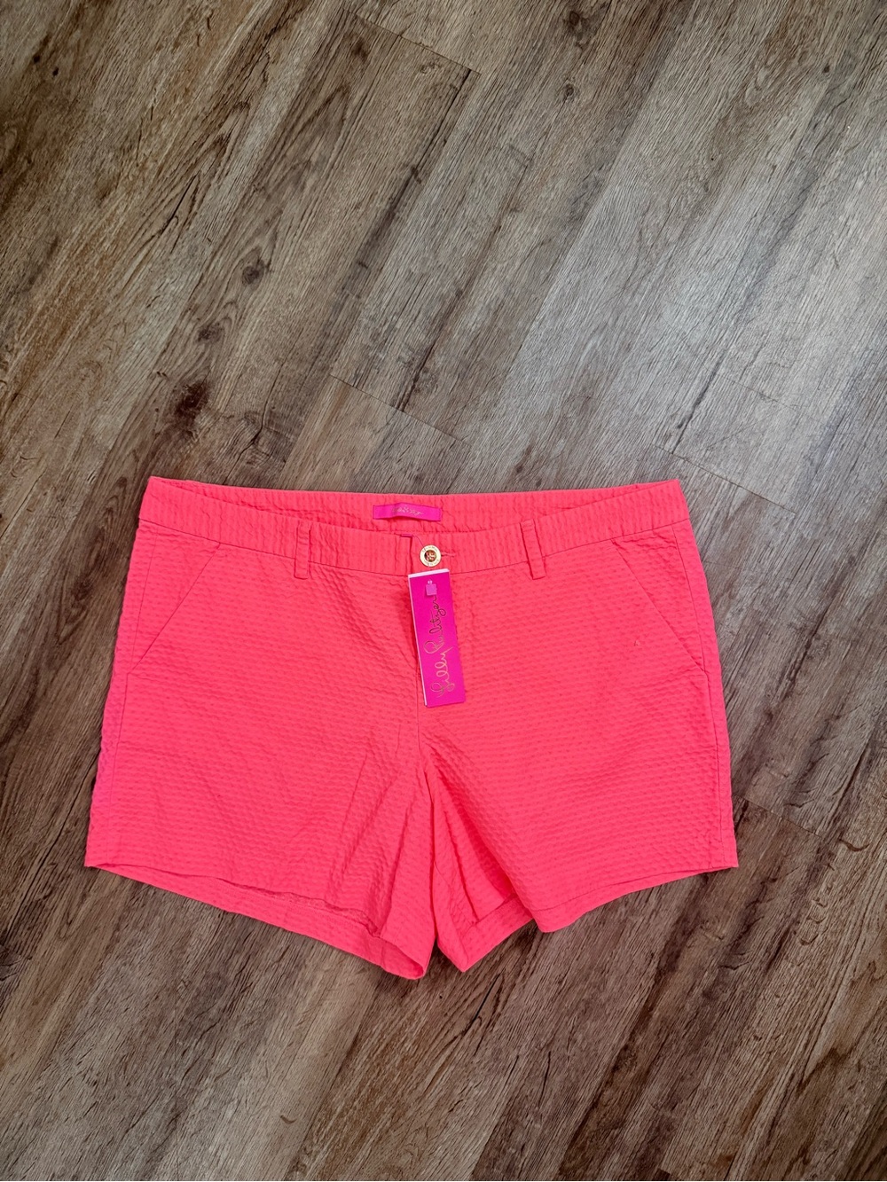 Lilly Pulitzer • Cayenne Coral Callahan Shorts